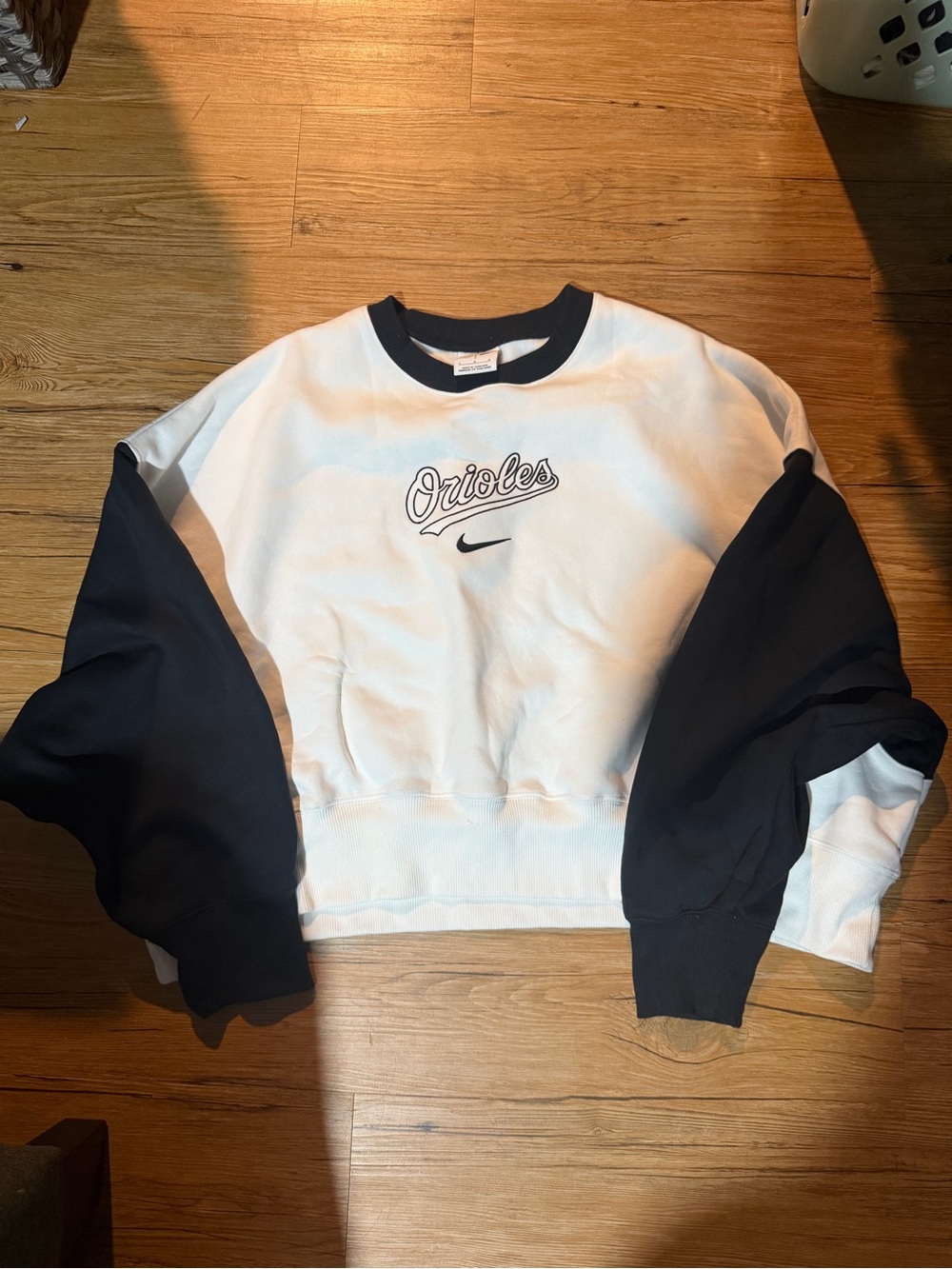 Nike Orioles Two-Tone Crop Crewneck Sweatshirt - White & Black